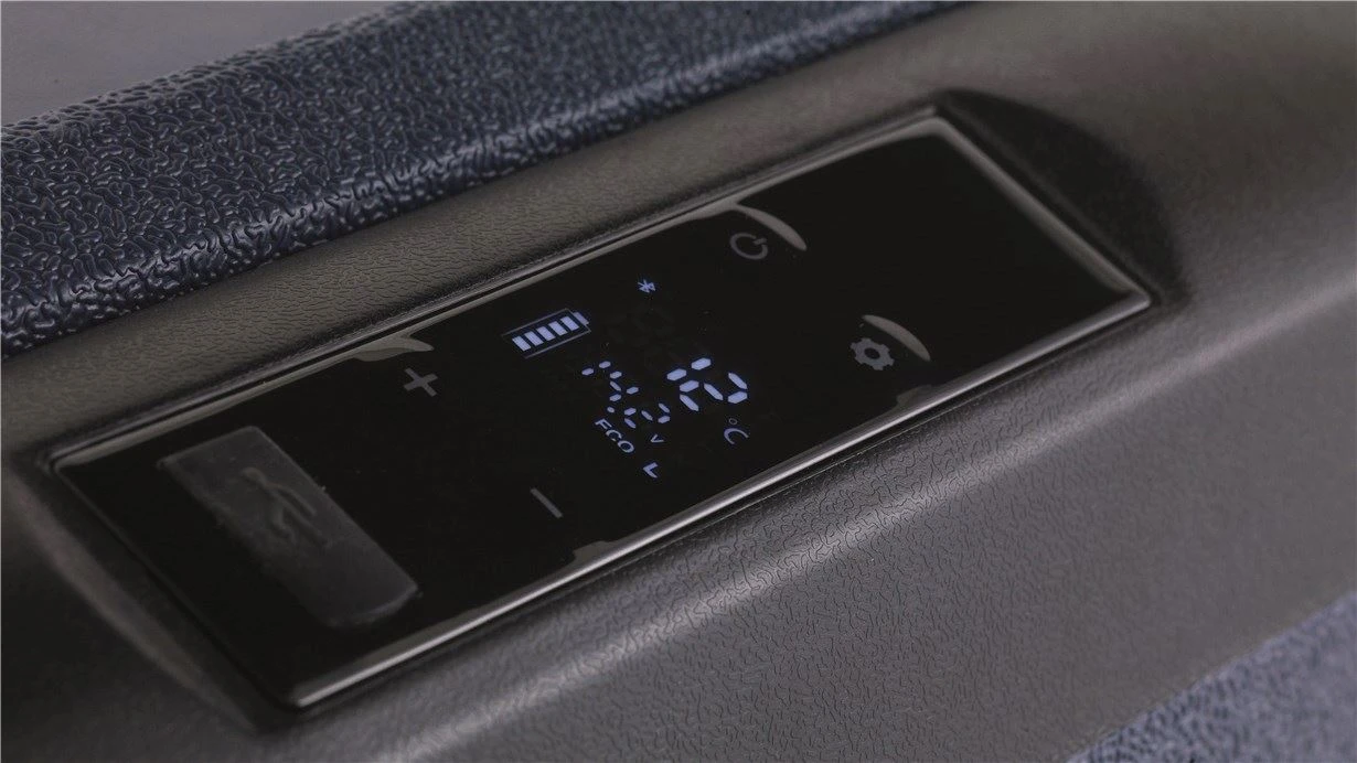 Outwell Arctic Chill 50L Coolbox 12v/230v 10 Outwell Arctic Chill 50L Coolbox 12v/230v - Image 8